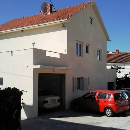 Apartment Roko Seget Vranjica