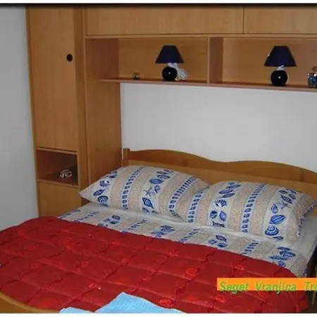 Apartment Roko *
